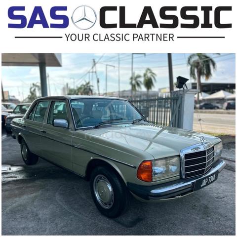 Mercedes Benz W123 200 (4 Speed) Manual For Sale - 2