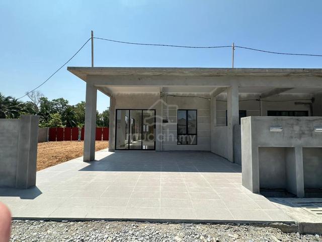 4 bed+ 2 bathroom Lukut @ Port Dickson Single Storey 1