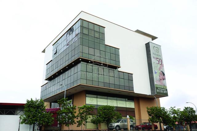 S2 Office Space / Gym / Showroom for Rent 1