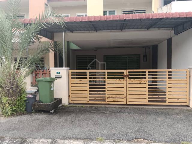 Rapat Permai 2 storeys house for rent. 1