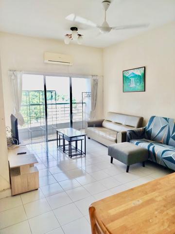 University Place (Plaza Ivory) 1