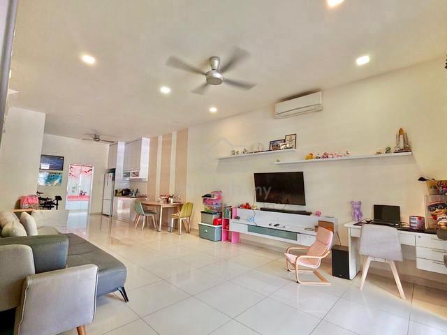 La Garden Pulai Jaya Double Storey Terrace 18x65 Renovated Low Downpay 1
