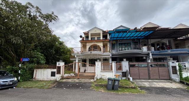 Perling 3storey Corner House 1