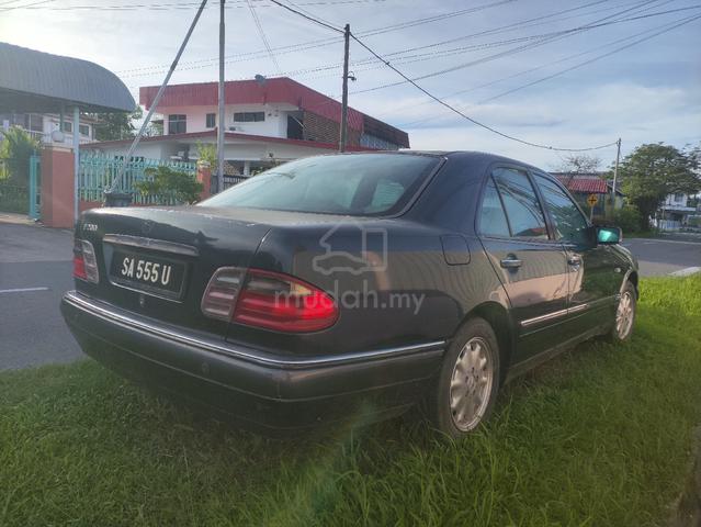 1997 Mercedes Benz E200 CLASSIC (CBU) 2.0 (A) - 3