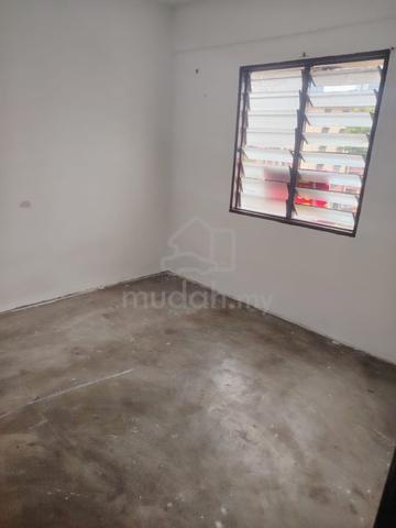 Flat PKNS Seksyen 7 Shah Alam 1