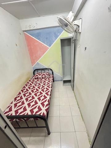 Small Room Male for Rent at Bandar Bukit Puchong area Puchong Perdana 1