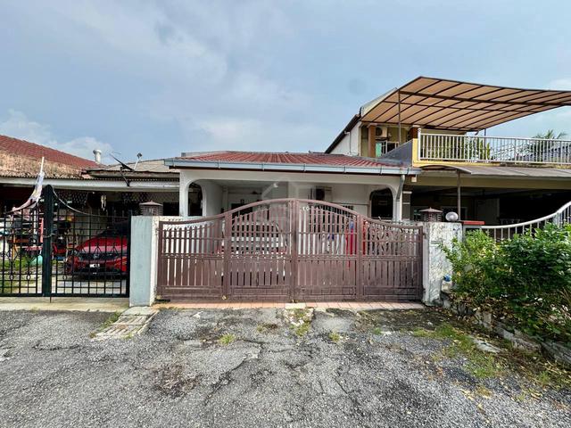 Facing Open, Single Storey Terrace, Seksyen 17 Shah Alam 1