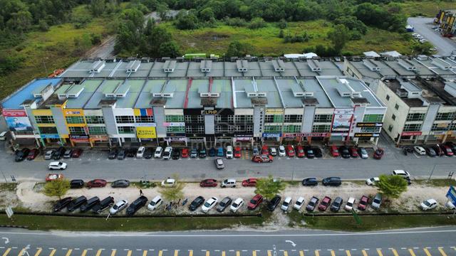 Three Storey Shop Lot 2