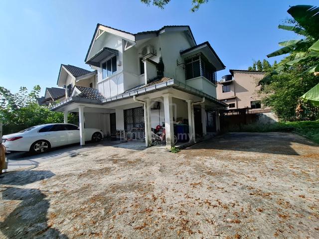 Corner 2 storey, BK2, gated guarded, Bandar Kinrara, Puchong 1