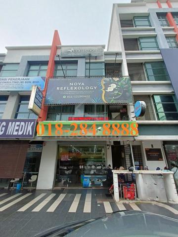 Middle Row Ground Floor Shop Lot ALAM AVENUE 2 Seksyen 16 Shah Alam 1