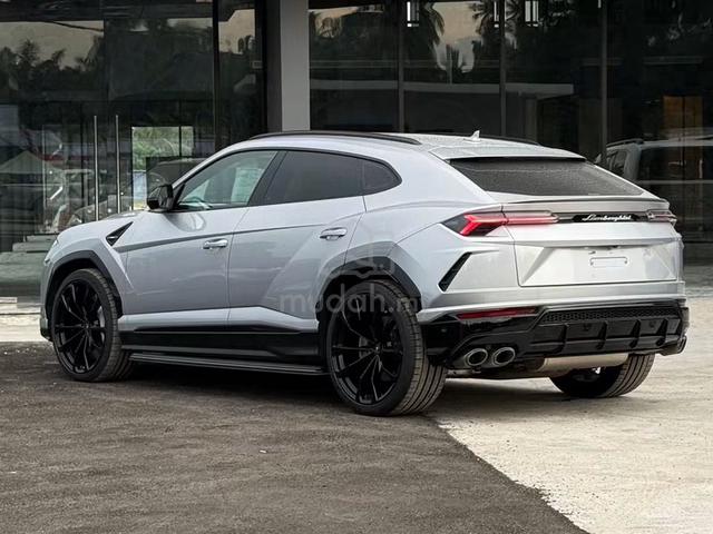 GRADE 5A B&G UNREG 2022 Lamborghini URUS 4.0 (A) - 2
