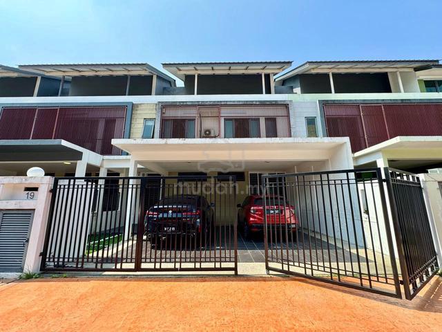 EXCLUSIVE❗️SUPERB LAKEVIEW 3 Storey Superlink Thistle Grove Denai Alam 1