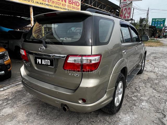 TOYOTA FORTUNER 2.7(A)V TRD sportivo VVT-I 4X4 SUV - 5