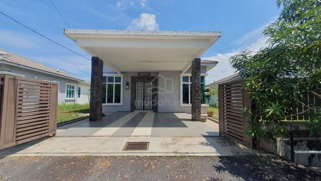 Bungalow at Taman Belimbing Setia Durian Tunggal Melaka For Sale 1