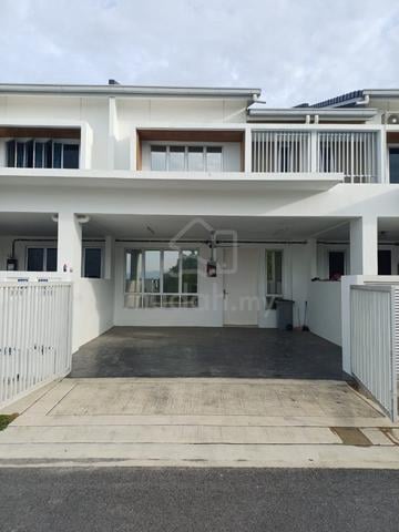 Rumah Teres 2 tingkat untuk disewa Laman Sendayan 1