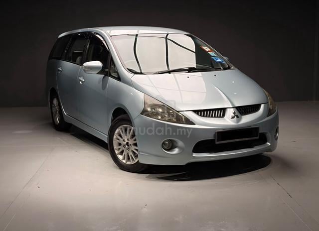 2004 Mitsubishi GRANDIS 2.4 MPV (A) - 1