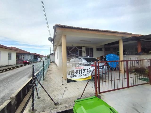End lot Teres Setingkat Taman Indera Sempurna 1