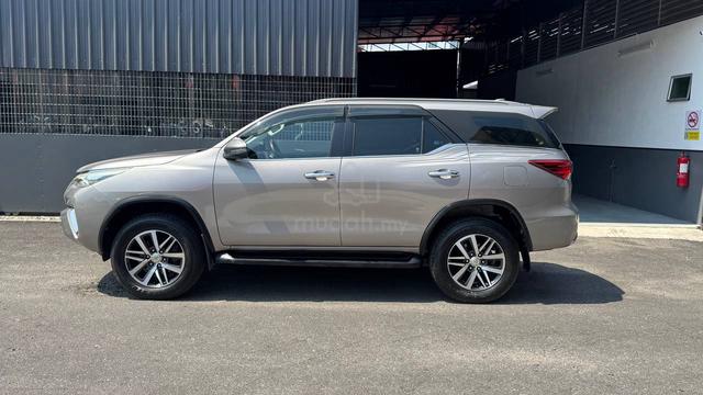 2017 Toyota FORTUNER 2.7 SRZ 4x4 (A) - 5