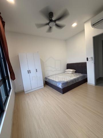 M LUNA — Kepong 1