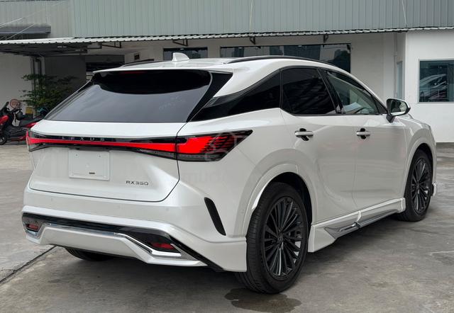 2024 Lexus RX350 2.4 VERSION L /Like New Condition - 4