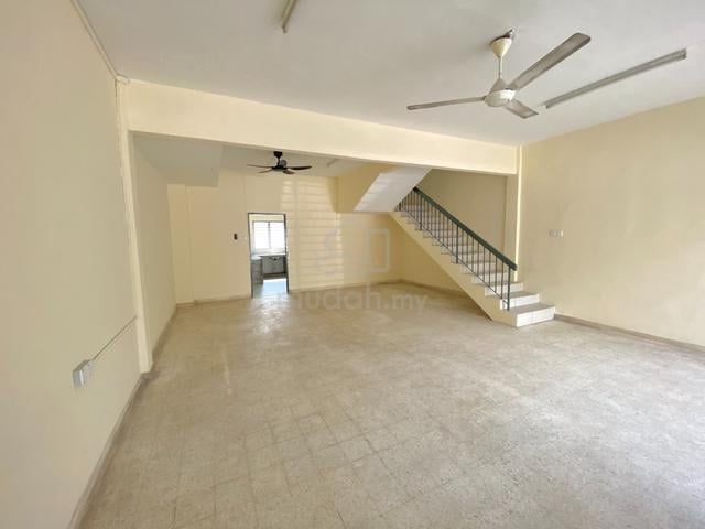 Teluk Gadong, Teluk Pulai, Klang, 2 Sty, 20x80, 4 Rooms, Near KTM 1