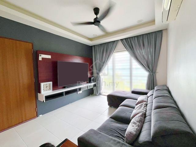 Lake View Balcony Townhouse 22x80 Renovated, Lake Residence Puchong 1