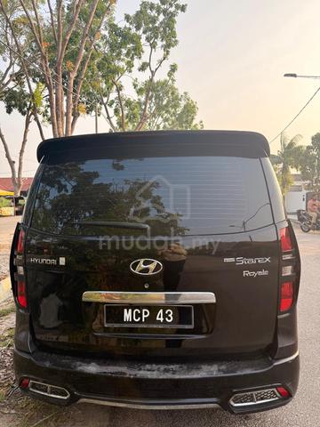 2014 Hyundai GRAND STAREX 2.5 ROYALE FACELIFT (A) - 2