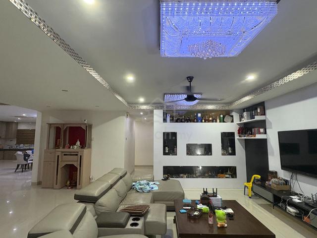 Full Renovation 800K CORNER 2 Storey Bandar Putra Permai Equine Park 1