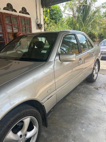 1995 Mercedes Benz 220E 2.2 (A) - 5