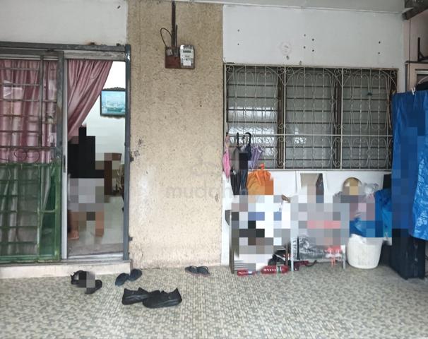 Single storey link house for sale at Taman Melawati 1