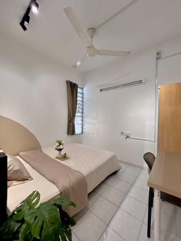 (Female) N-Park Condominium Medium Room 1