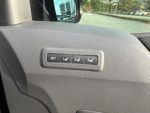 2011 Toyota ALPHARD 2.4 G (A) WOW HOME THEATER - 4