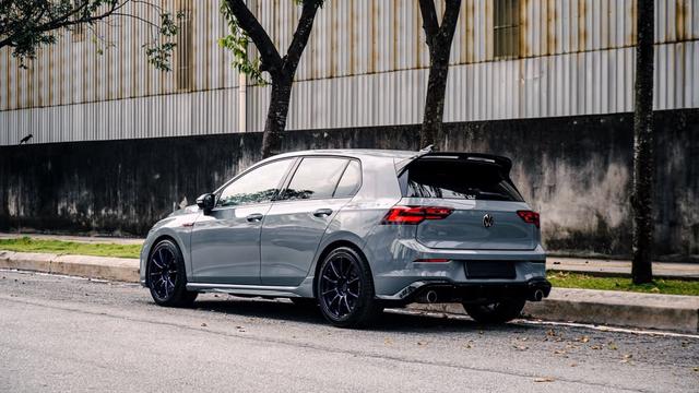 Volkswagen GOLF 2.0 GTI MK8 FL S.RIM L.SEAT 2023 - 2