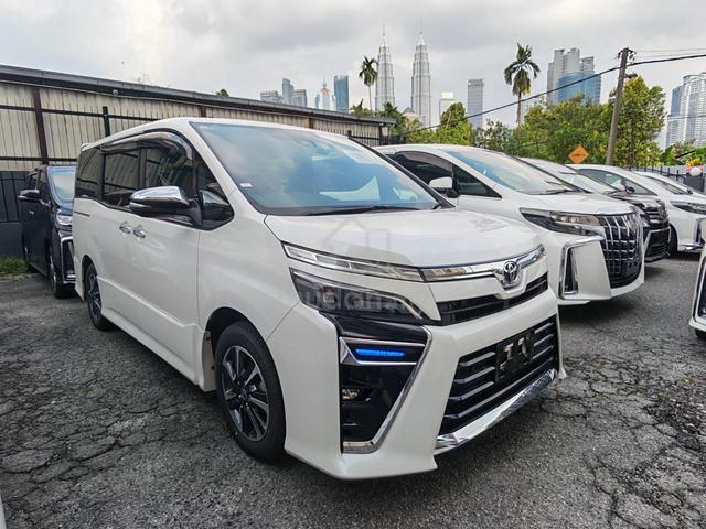 RECOND Toyota VOXY 2.0 ZS KIRAMEKI III 💥HIGH LOAN - 1