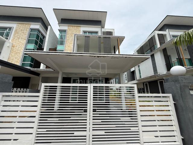 Klebang Utama 3 Storey Semi D Furnish near Limbongan Tanjung Kling 1