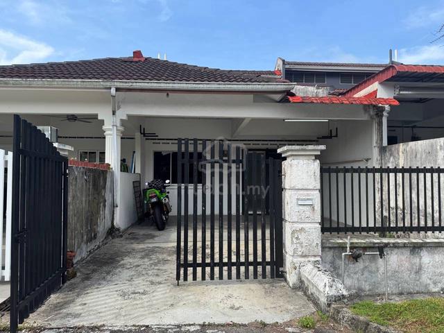 Renovated Taman Flora Heights, Pasir Gudang 1