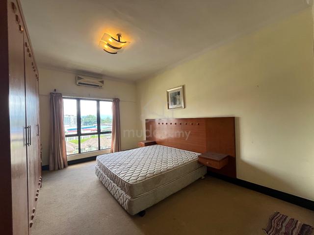 Marina Court 1