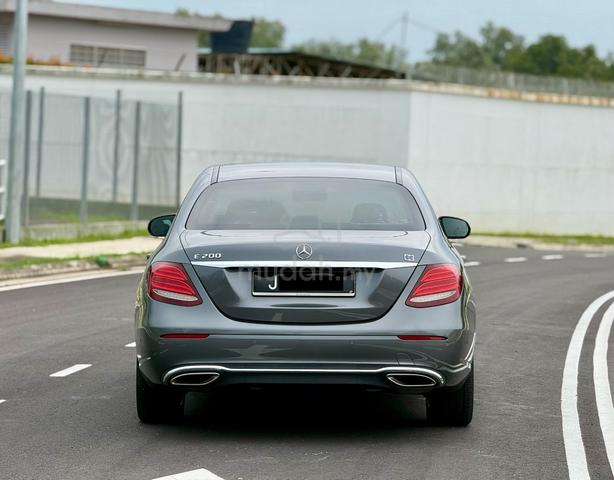 2018 Mercedes Benz E200 2.0 AVANTGARDE (CKD) (A) - 3