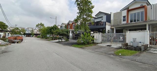 CRAZY PRICE! ð¥Freehold ! Double Storey Terrace (Areca), BSC 1