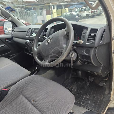 2014 Toyota HIACE 2.5 (M) green engine Panel Van - photo 5 of 6