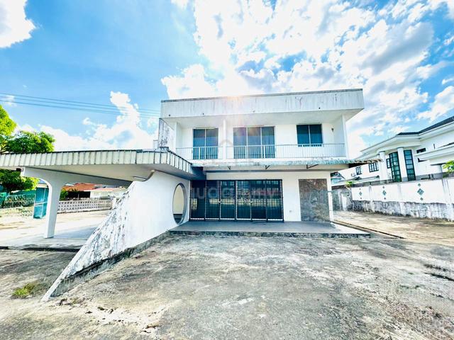 DOUBLE STOREY Detached House/BUNGALOW Jalan Kenny Hill Kuching Sarawak 1
