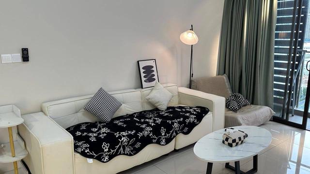Admiral Residences 1