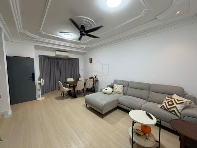 [Fully Renovated] 3Bed 3Bath Permas Double Storey Terrace House CIQ 1