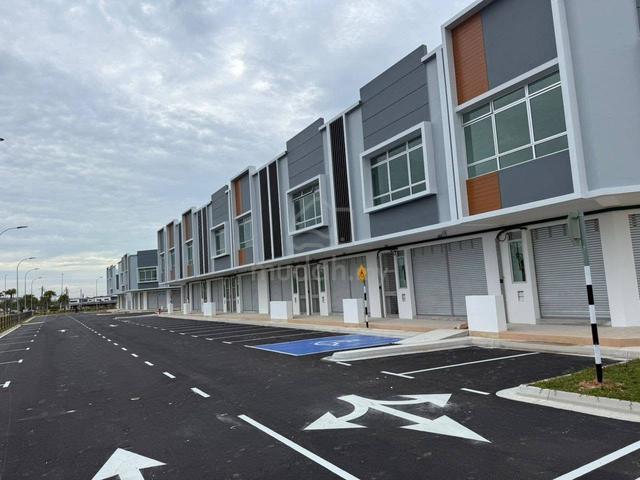 Double Storey Shoplot Corner @ Jalan Puyuh, Bandar Putra Kulai, Johor 1