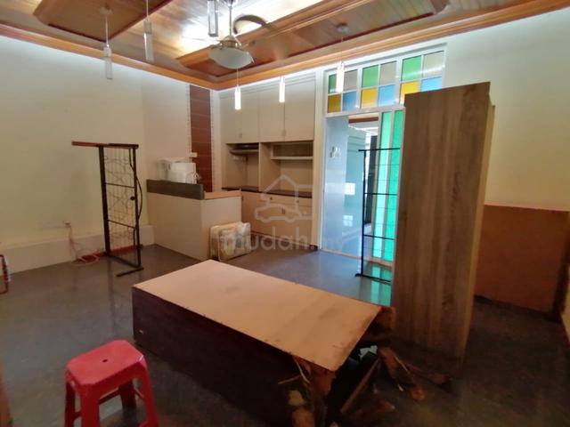 Tmn Bukit Piatu Mutiara,7R7B renovated double storey shop lot for sale 1
