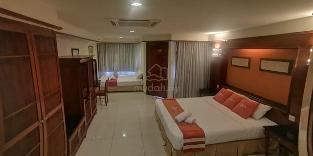 Grand Lexis 1
