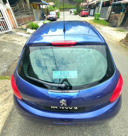 2014 Peugeot 208 1.6 VTi ALLURE (A) - 4