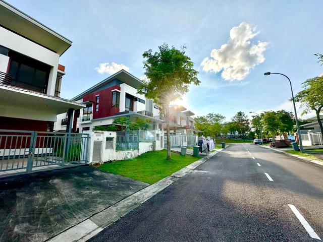 Horizon Hills Canal Garden JB 1