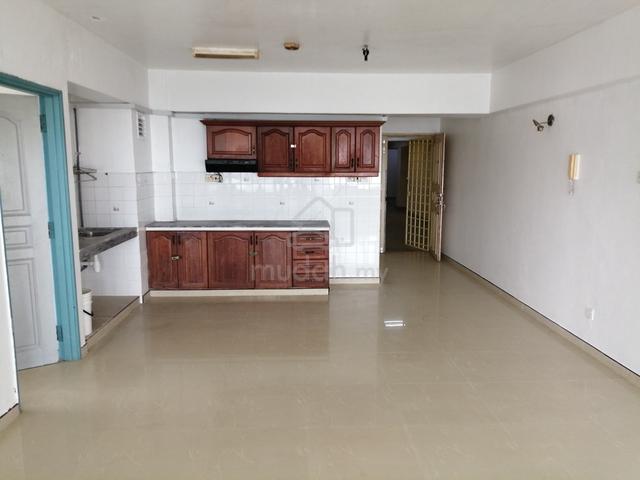 Golden Hills Resort (Amber Court Apartment) 1