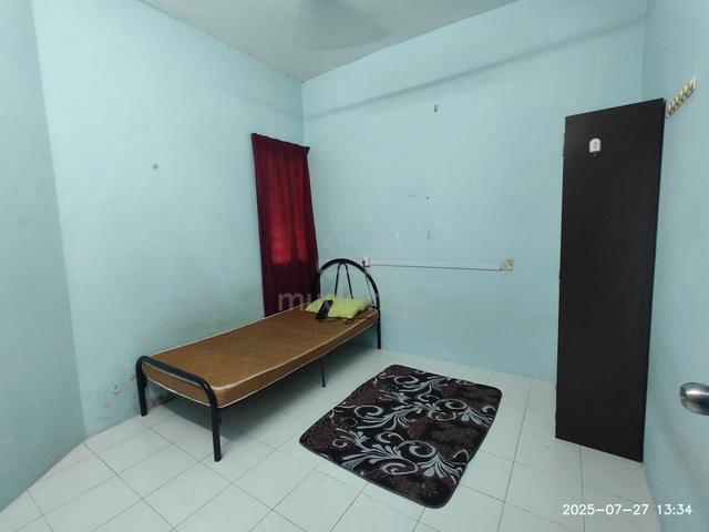 Bilik sewa Perempuan di Menglembu 1